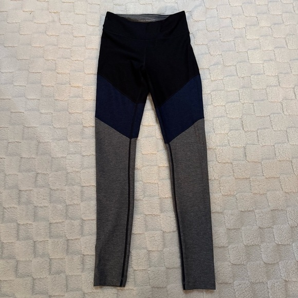 Outdoor Voices Black Blue Gray Springs Colorblock 7/8 Leggings - Women’s Small - Picture 2 of 6